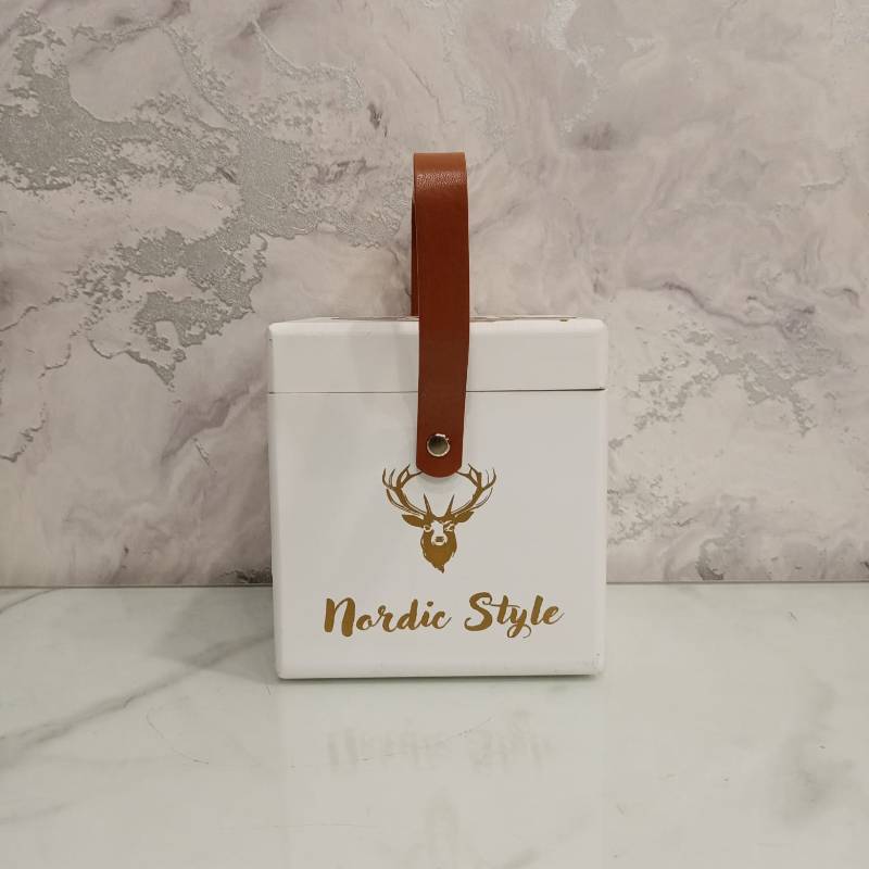 (TPM-582) Tissue Box 2