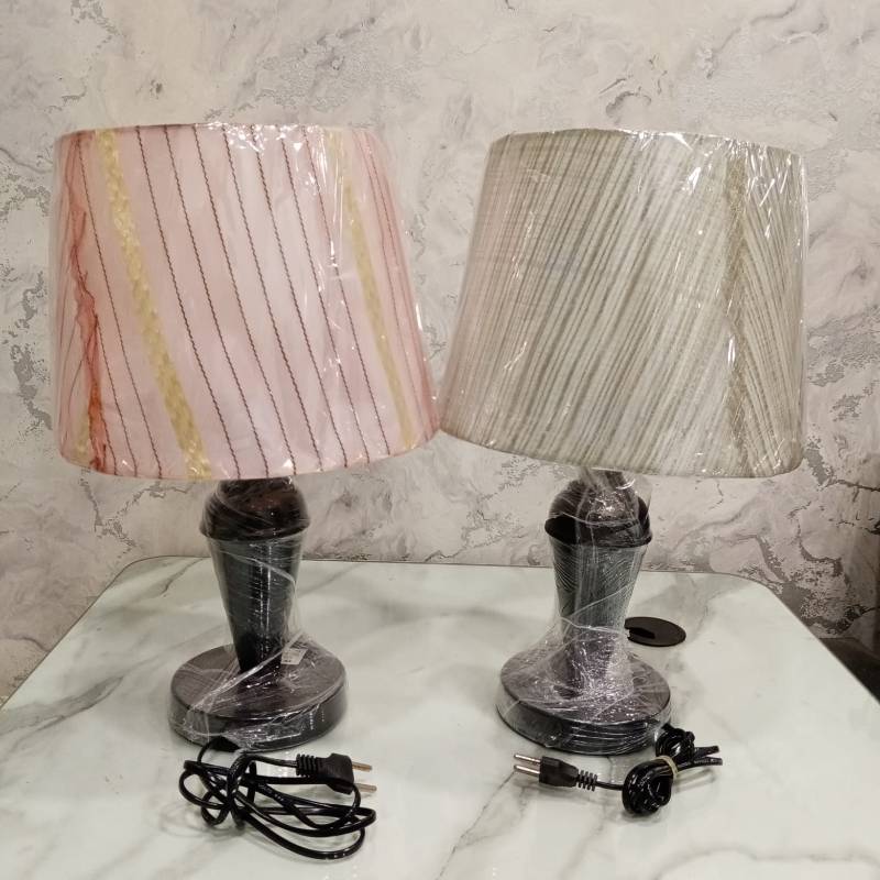 (TPM-576) Black Base Lamp 1