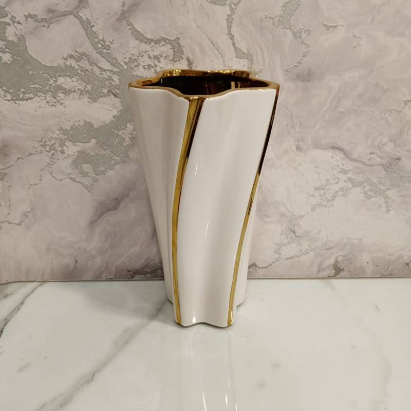 (TPM-443) White Vase 6 Size- M