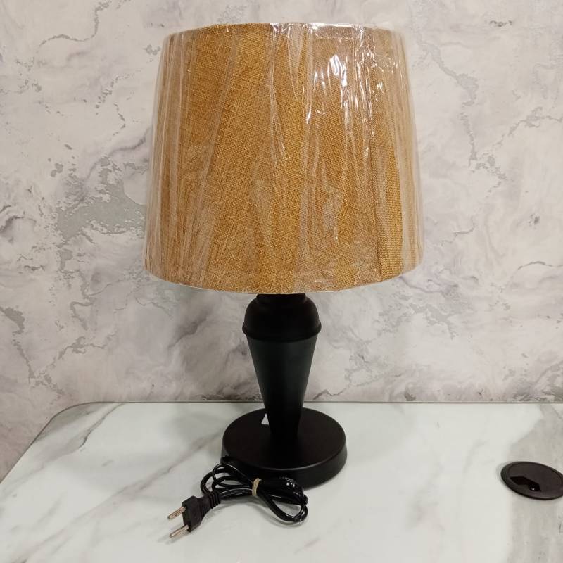 (TPM-576) Black Base Lamp 1
