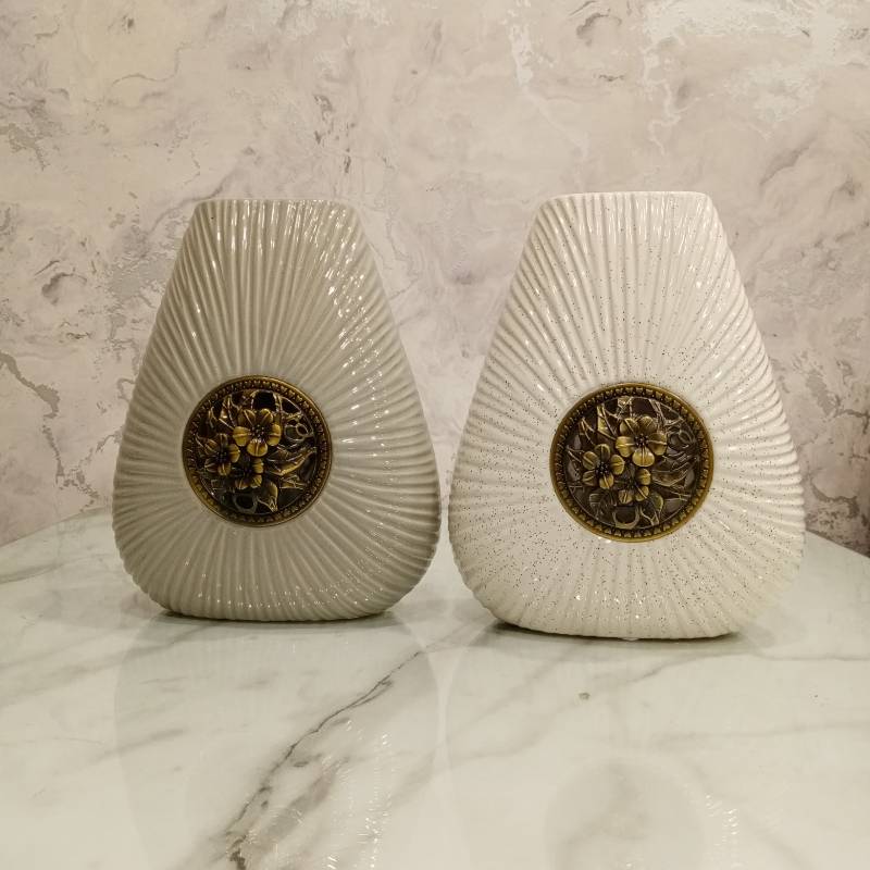 (TPM-007) Off White Grey Shell Vase S