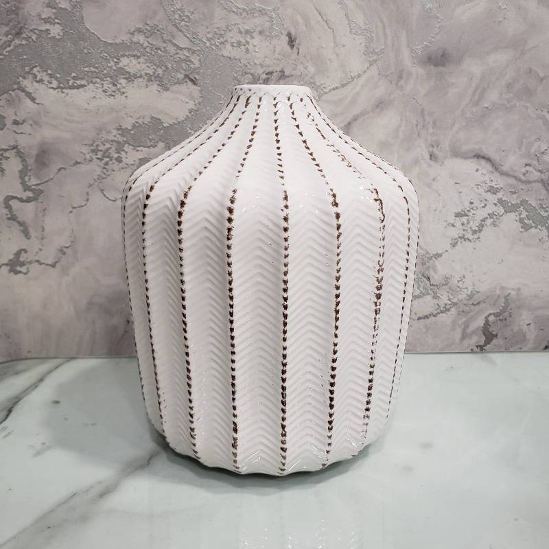 (TPM-063) White Dotted Vase