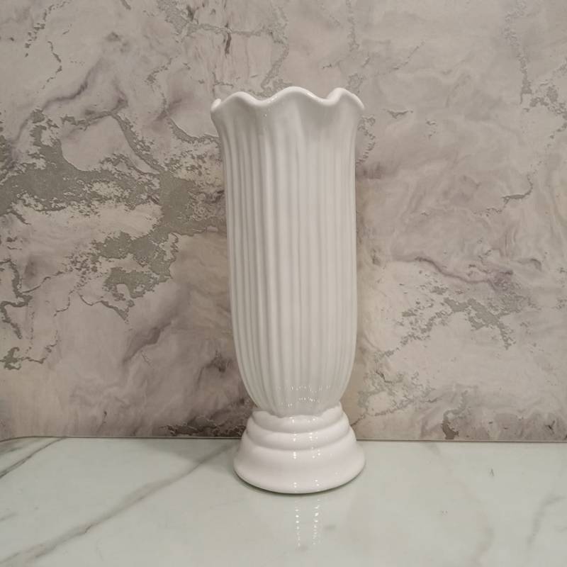 (TPM-452) White Vase 9 Size- L
