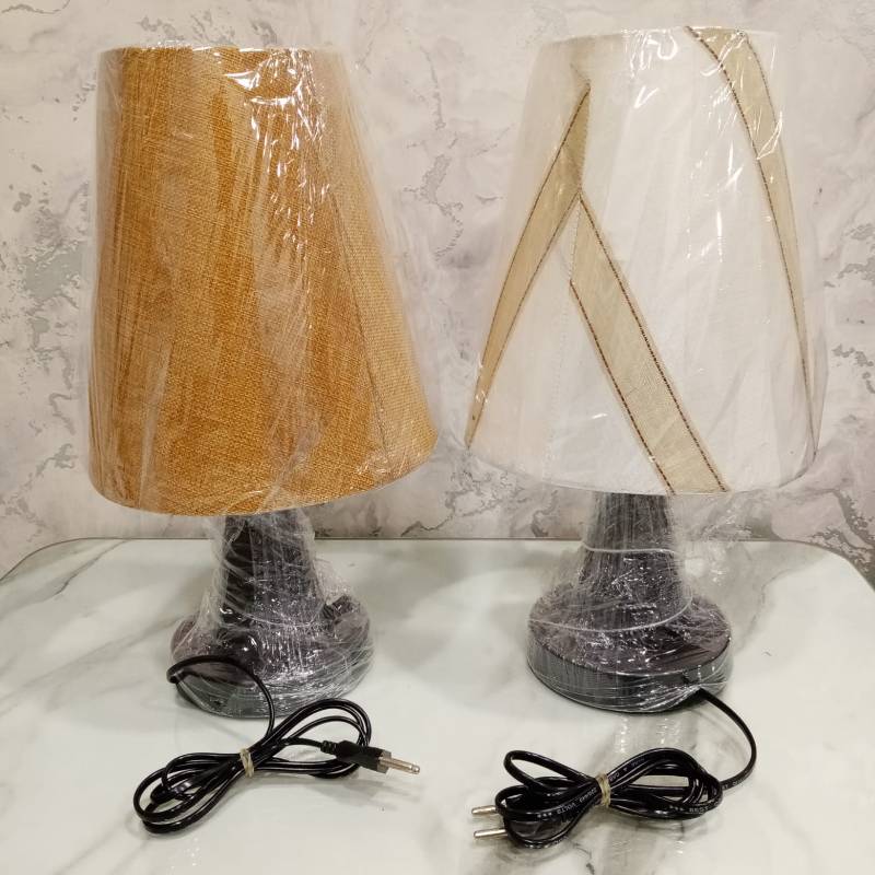 (TPM-577) Black Base Lamp 2
