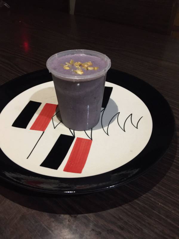 Chia Seeds Banana and Blueberry smoothie