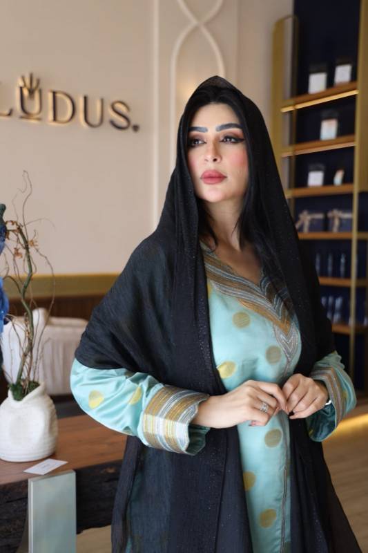 شيلة اورقنزا بالكرستال
