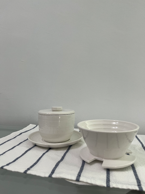(PRE-LOVED) Original April Porcelain Brewer and Filter Cup Kit