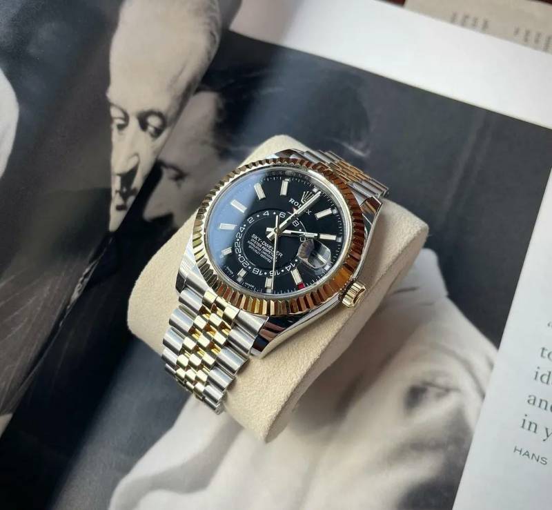 Rolex Oyster perpetual Sky Dweller 2