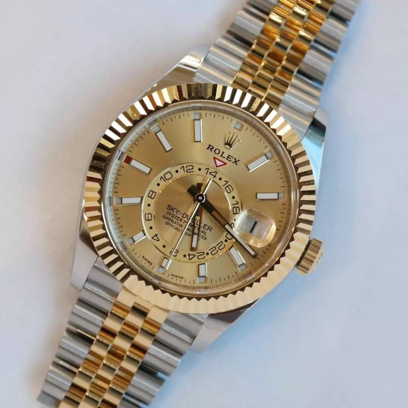 Rolex Oyster perpetual Sky Dweller 2