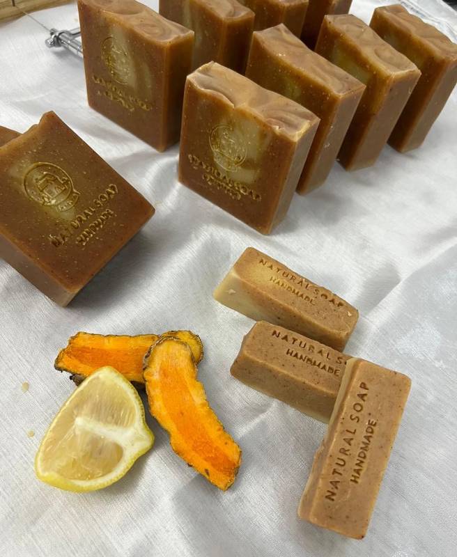 Turmeric Lemon Soap                      صابون الكركم و الليمون