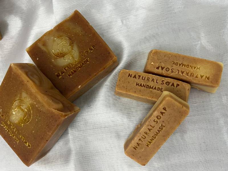 Turmeric Lemon Soap                      صابون الكركم و الليمون