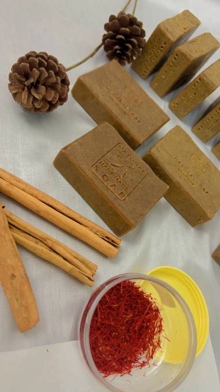 Cinnamon & Saffron Soap Bar                          صابون القرفة و الزعفران