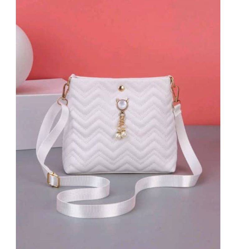 Bolso Crossbody Blanco con Diseño Acolchadot
