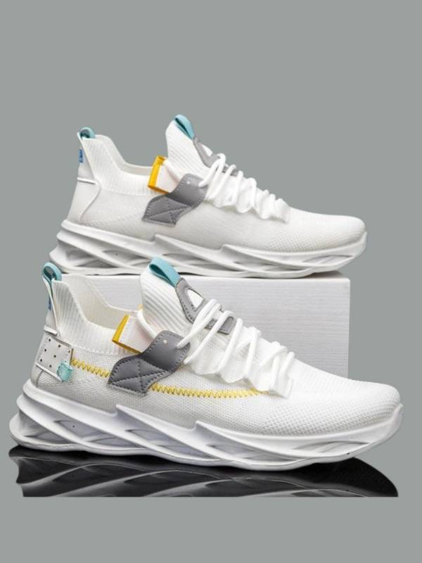 RapidBox White Sneakers