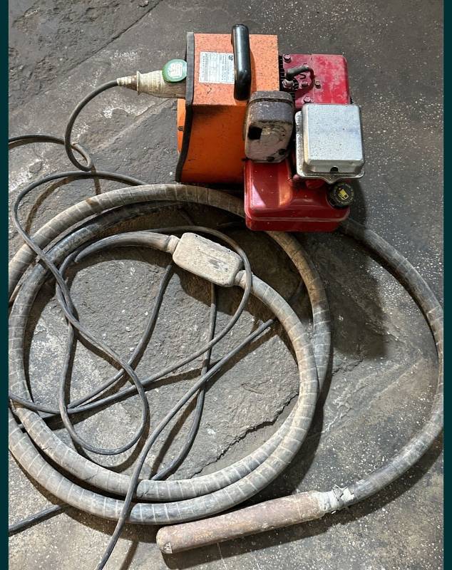 Vibrator pe benzina