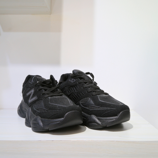 2024 Neat and Affordable All black men sneakers
