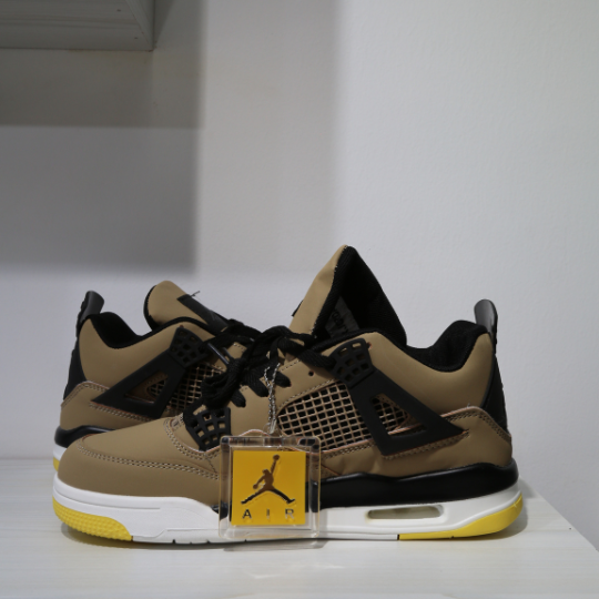 2024 Stylish and Trendy men Yellow Jordan 4 sneaker