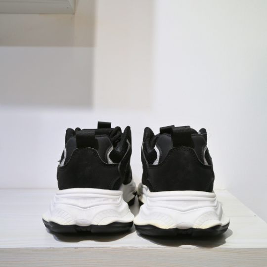 2024 Sleek and Affordable men blcck with brown shades sneakers