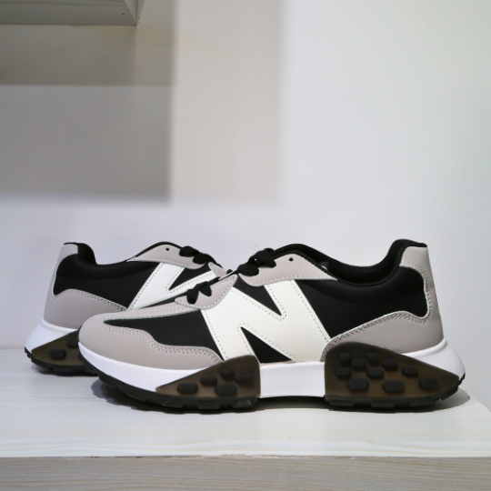 2024 Sleek and Affordable men brown and black combination sneakers