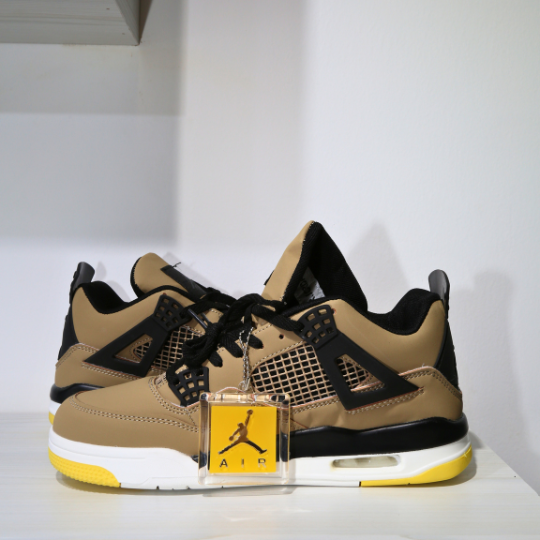 2024 Stylish and Trendy men Yellow Jordan 4 sneaker