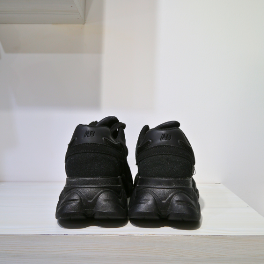 2024 Neat and Affordable All black men sneakers