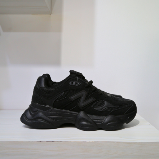 2024 Neat and Affordable All black men sneakers