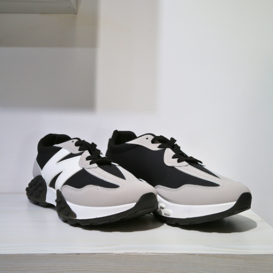 2024 Sleek and Affordable men brown and black combination sneakers