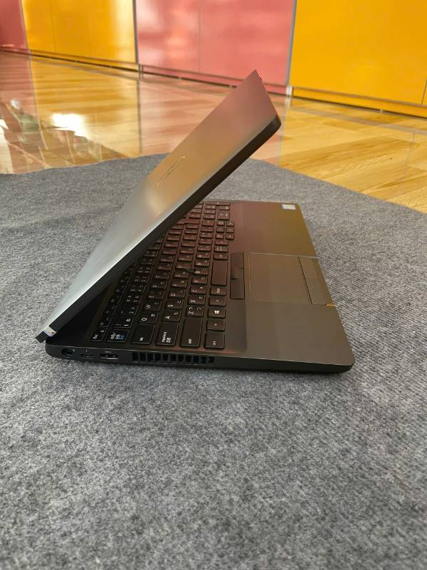 Laptop Dell Precision 3541