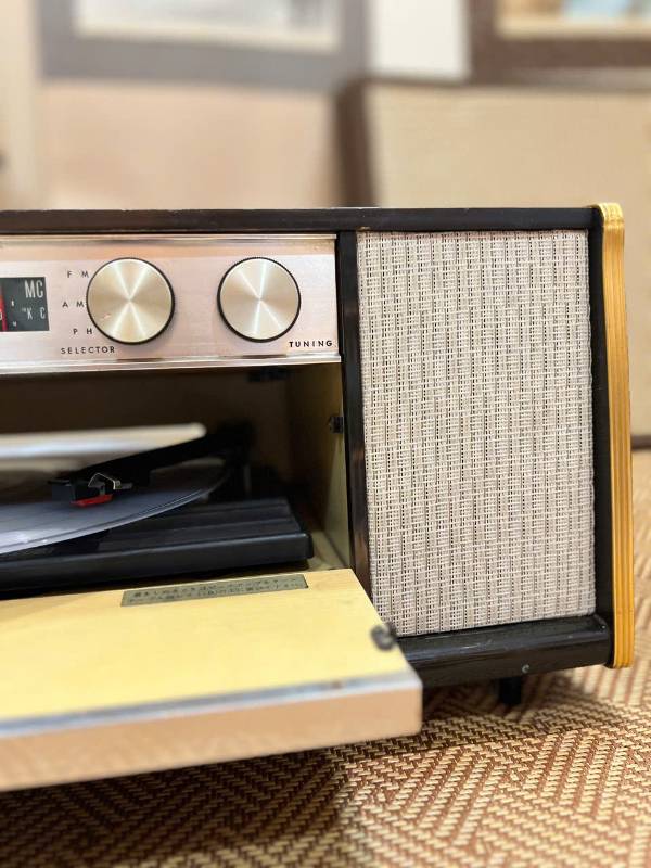 Tủ Đài Bóng cổ Columbia 333D