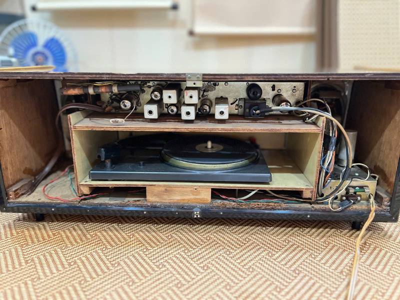 Tủ Đài Bóng cổ Columbia 333D