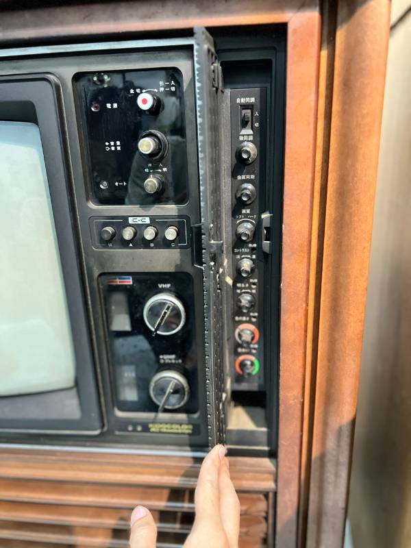 Tivi cổ Hitachi Color TV CRT CT-724