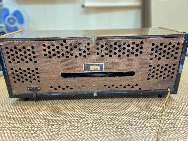 Tủ Đài Bóng cổ Columbia 333D