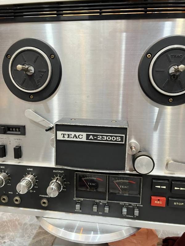 Teac A-2300S