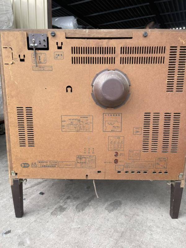 Tivi cổ SANYO TV 19-CT9000N chạy bóng đèn