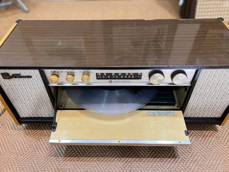Tủ Đài Bóng cổ Columbia 333D