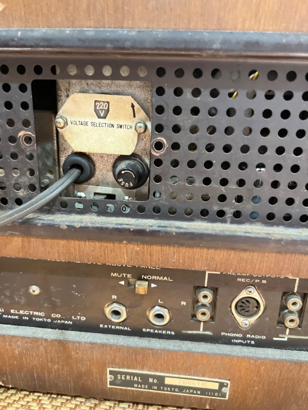 Akai 1710W Vacuum Tube Amplification