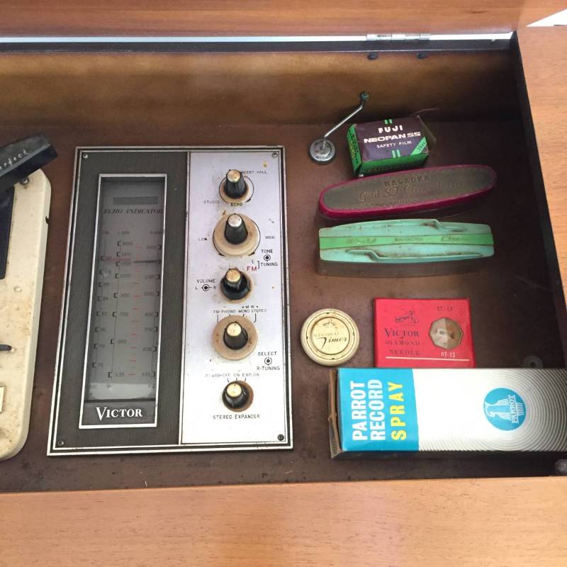 Tủ Đài Bóng cổ VICTOR BR-560