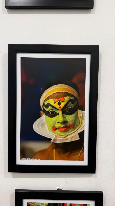 Kathakali facial expression 1 Photo Frame 16 x 11