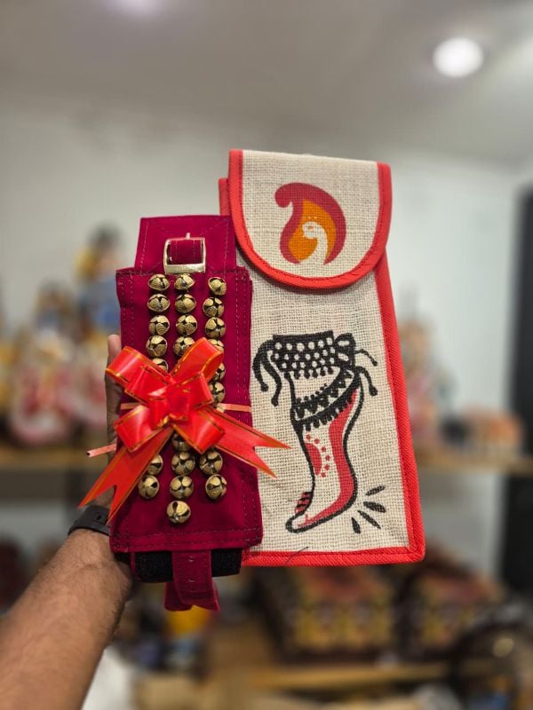 Red antique three layer chilanka with bag