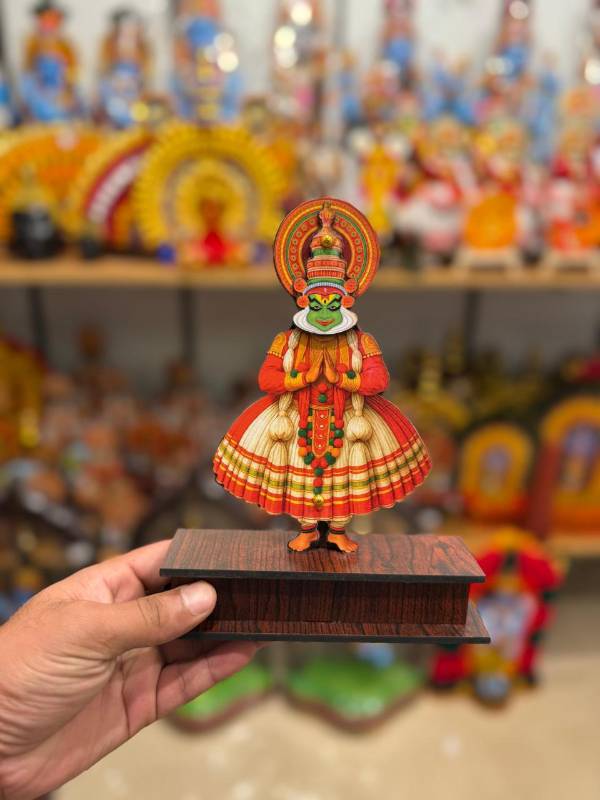 Kathakali standing small