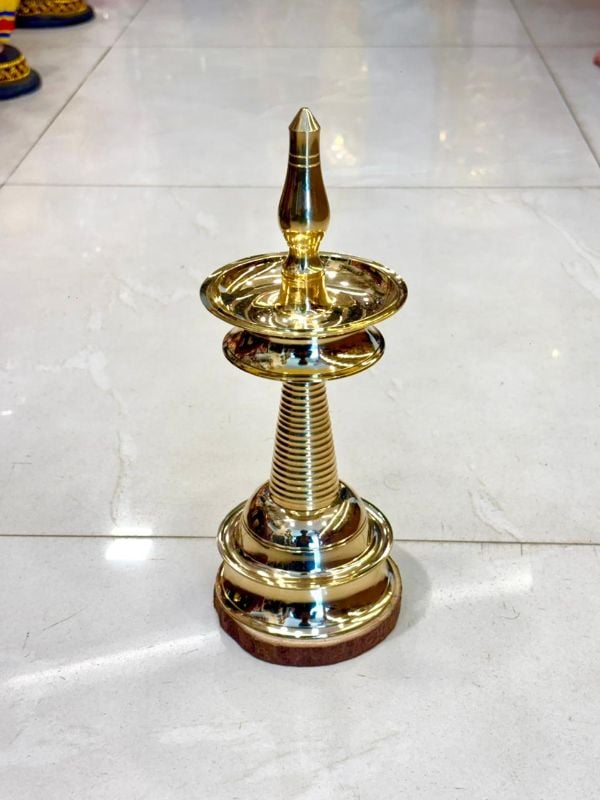 Lamp Guru weightless Brass