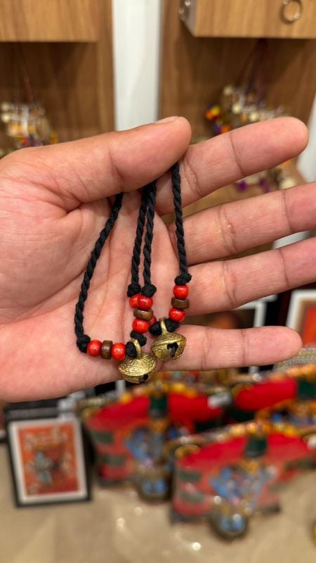 Red chilanka kolussu pair