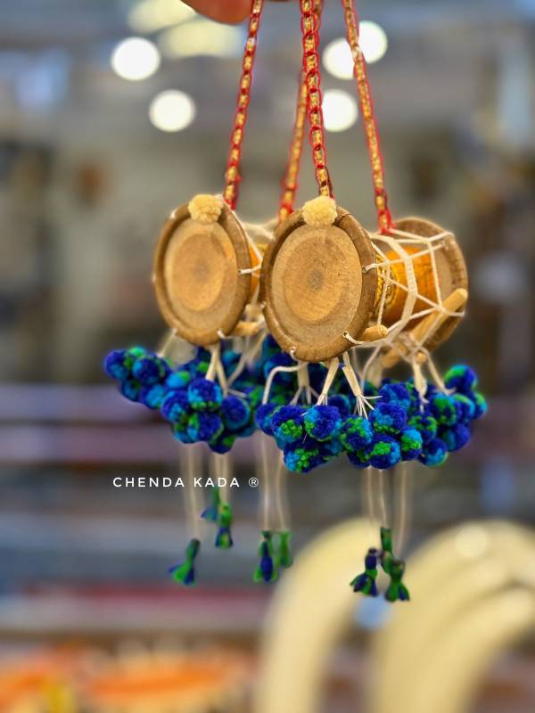 3 inch Idakka miniature- Peacock feather Multi colour model