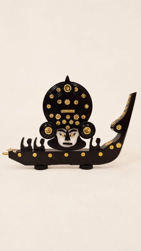 Snake Boat Three Men With Kathakali