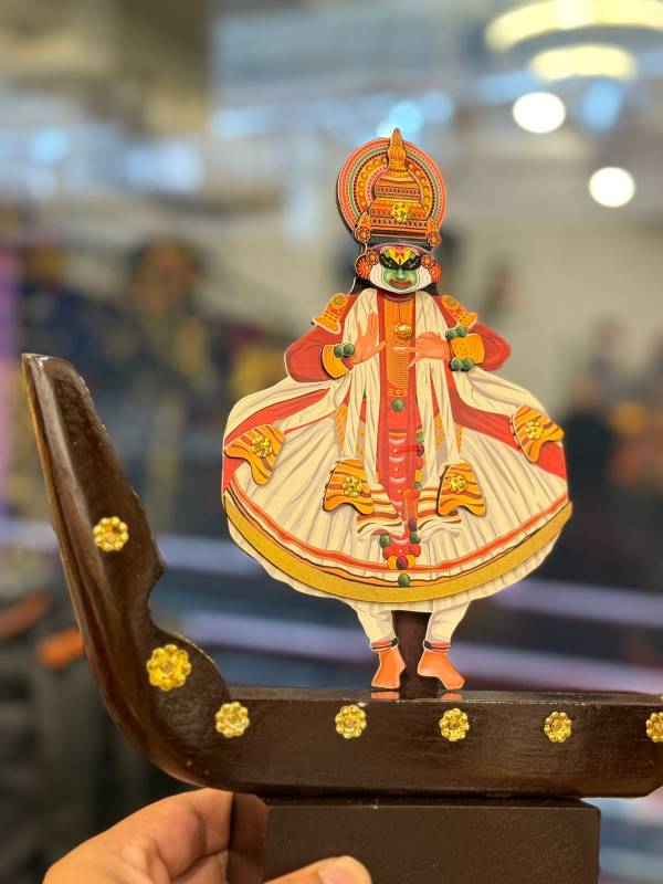 1 feet full body kathakali standing on the boat