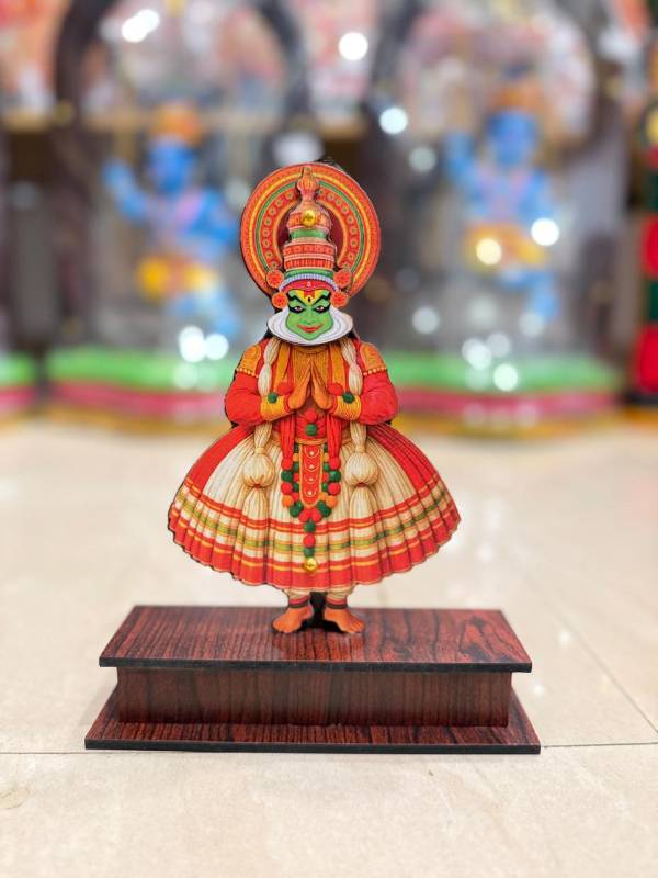 Kathakali standing small