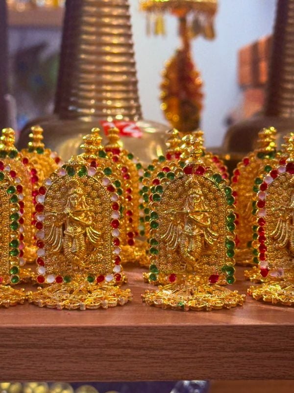 sreekrishna kolam car dashboard