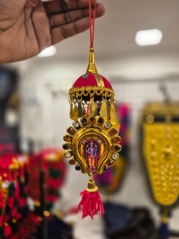 Car hanging Kuda Thidambu Netipattam