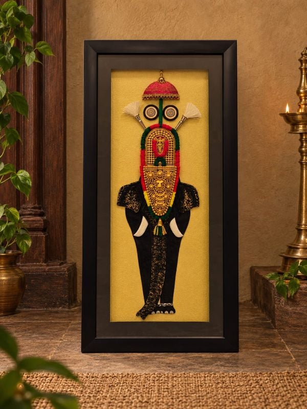 Full Pooram Frame With Alavattam And Venchamaram