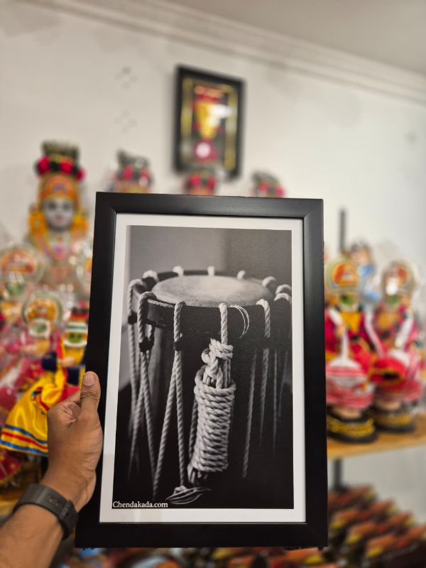 Black and white Chenda Photo Frame 16 x 11